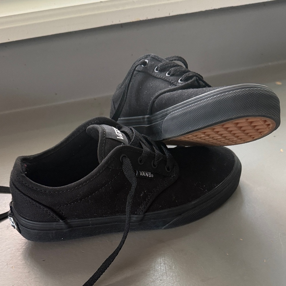 Vans youth Black Low-Top Sneakers